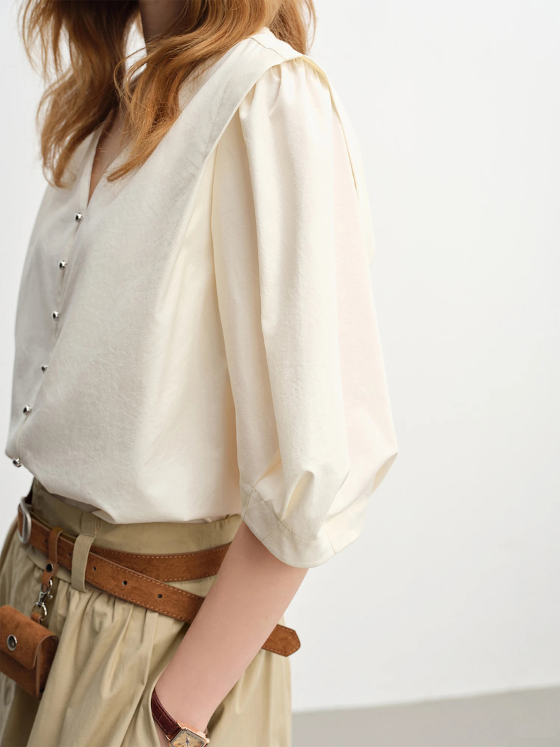 Blusa V-Collo a V | Vestibilità Comoda | Dettagli Bottoni