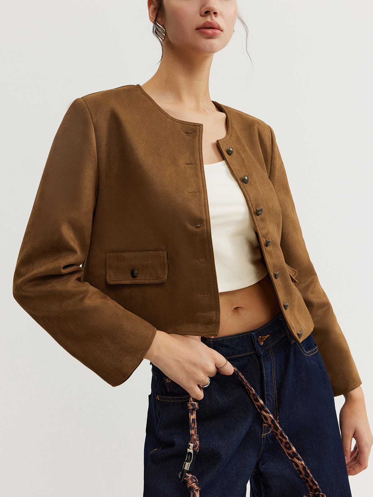 Giacca cropped essenza con bottoni e scollo tondo