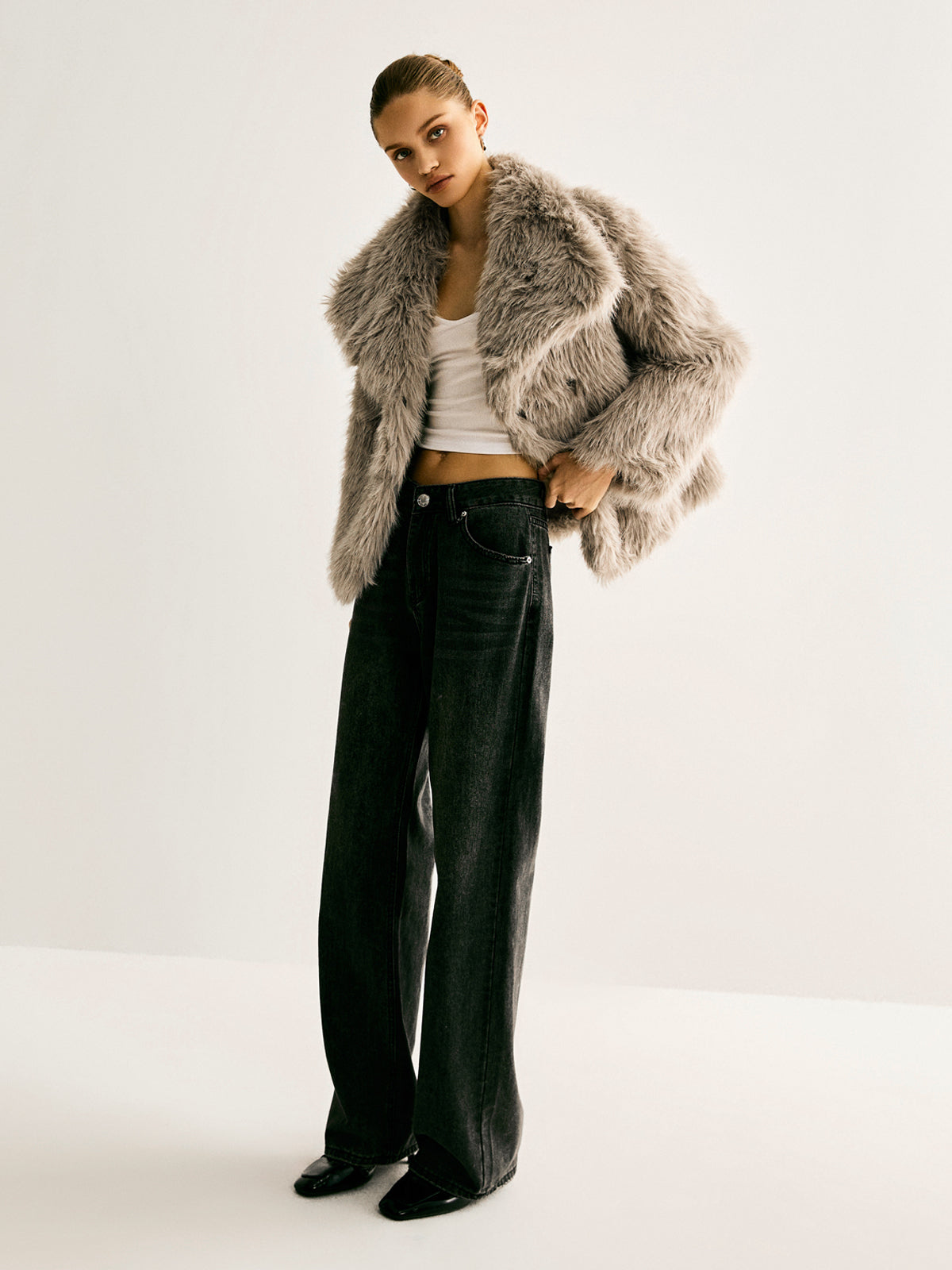 Giacca Corta in Faux Fur | Collo Oversized | Stile Invernale