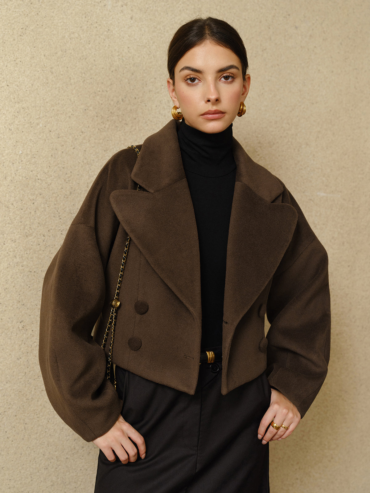 Cappotto Cropped in Misto Lana | Revers Oversized | Silhouette Scolpita