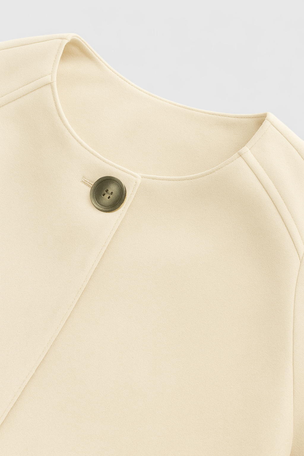 Giacca PU Collo Rotondo | Bottoni Fronte | Lunghezza Cropped | Maniche Raglan