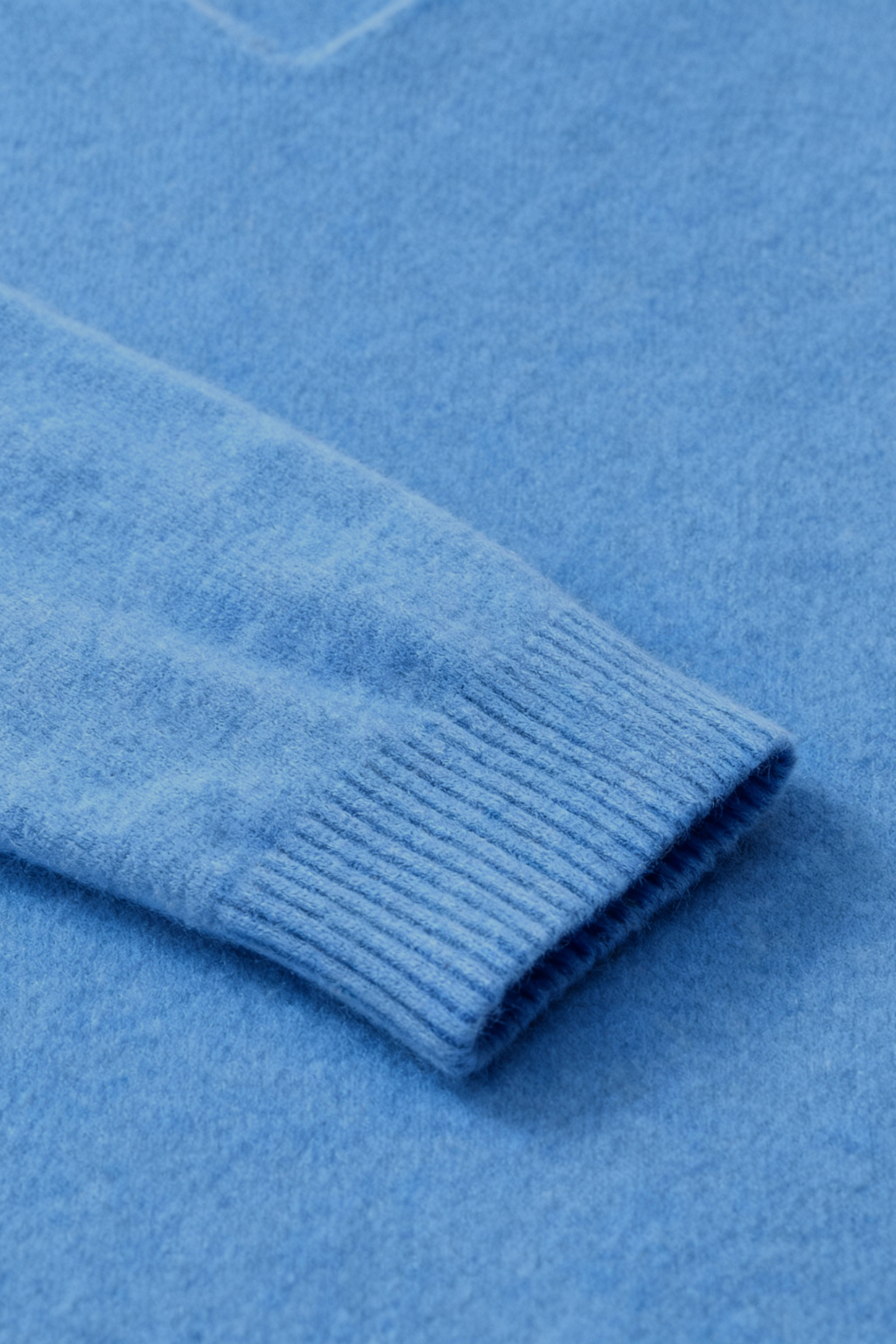 Maglione in Cashmere con Scollo a V | Maniche Lunghe, Slim Fit, Finitura Senza Salti