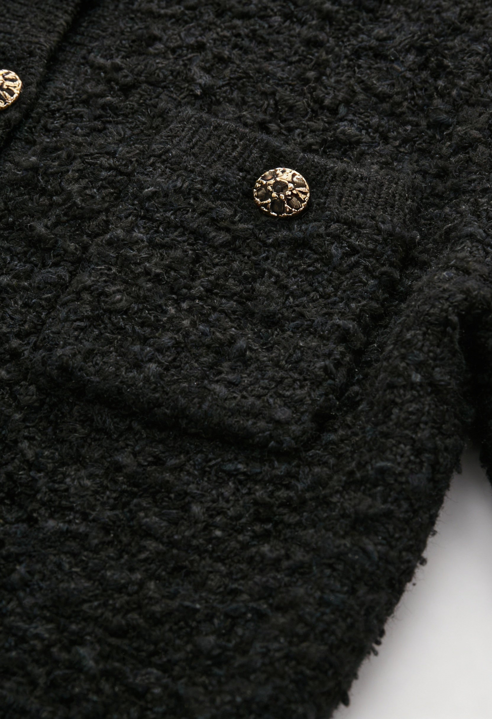 Cardigan Essenza | Maglia Tessuta | Bottoni Gioiello | Scollo Tondo | Fit Comodo