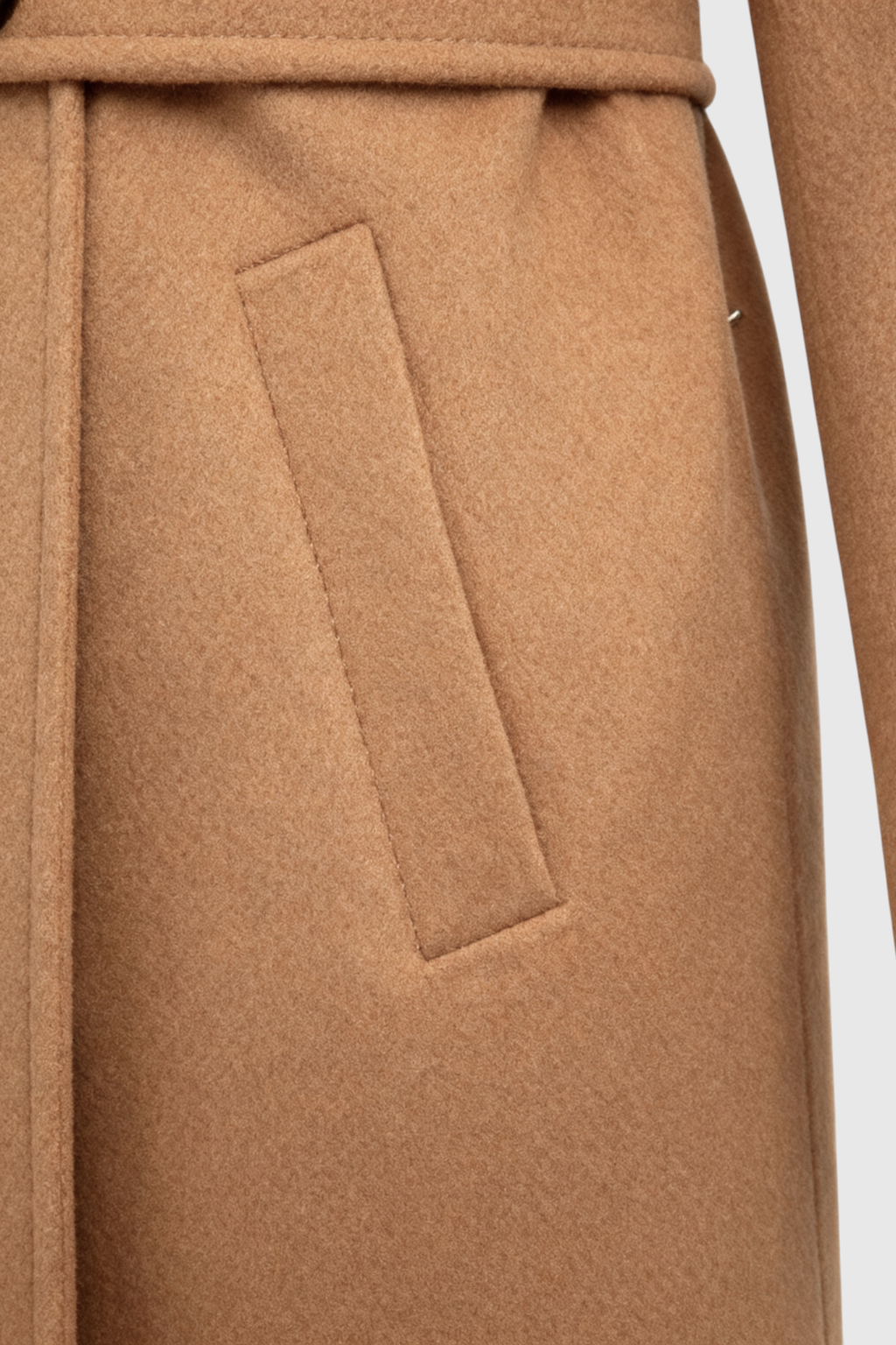 Cappotto Lungo con Cintura | Collo a V, Chiusura con Bottone, Slim Fit