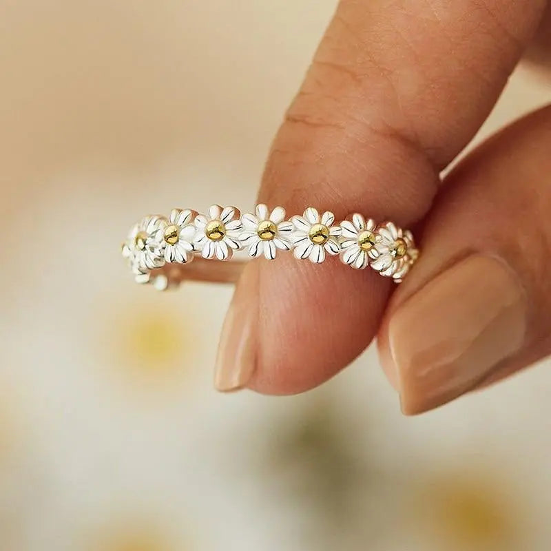 Anello Band Daisy | Design Aperto Regolabile | Smaltato a Mano