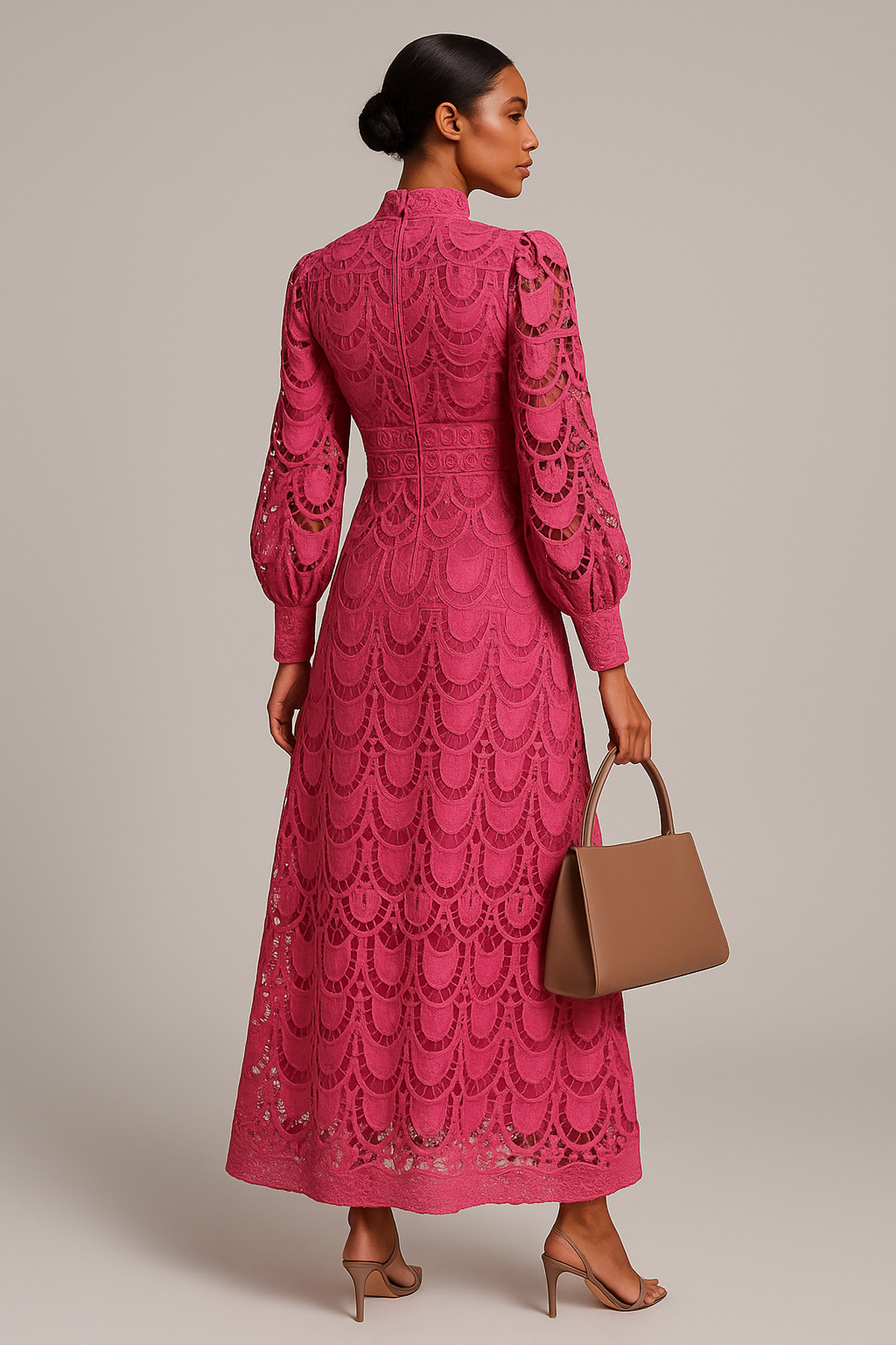 Abito Maxi in Pizzo Ricamato | Collo Alto | Manicotto a Lanterna