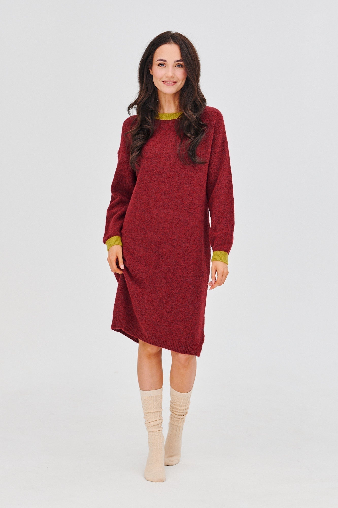 Abito in maglia lungo con vestibilità comoda e design morbido