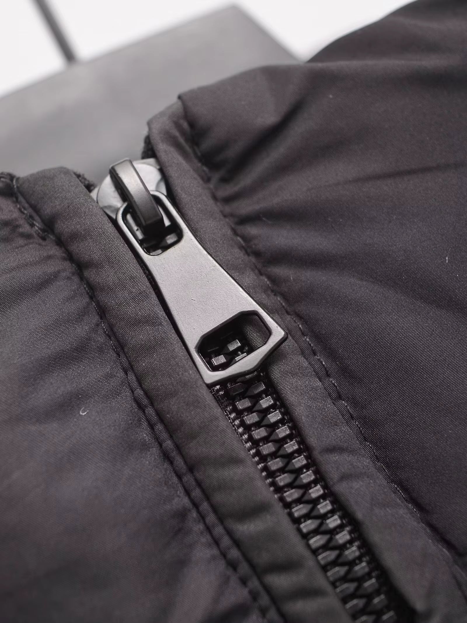 Giacca Corta Padded | Design con Cappuccio | Leggera per l'Inverno