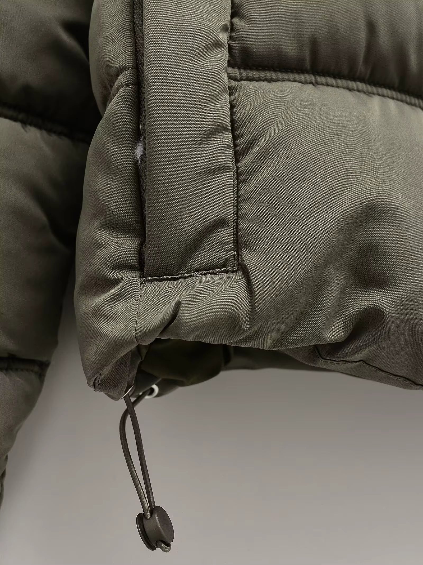 Giacca Corta Padded | Design con Cappuccio | Leggera per l'Inverno
