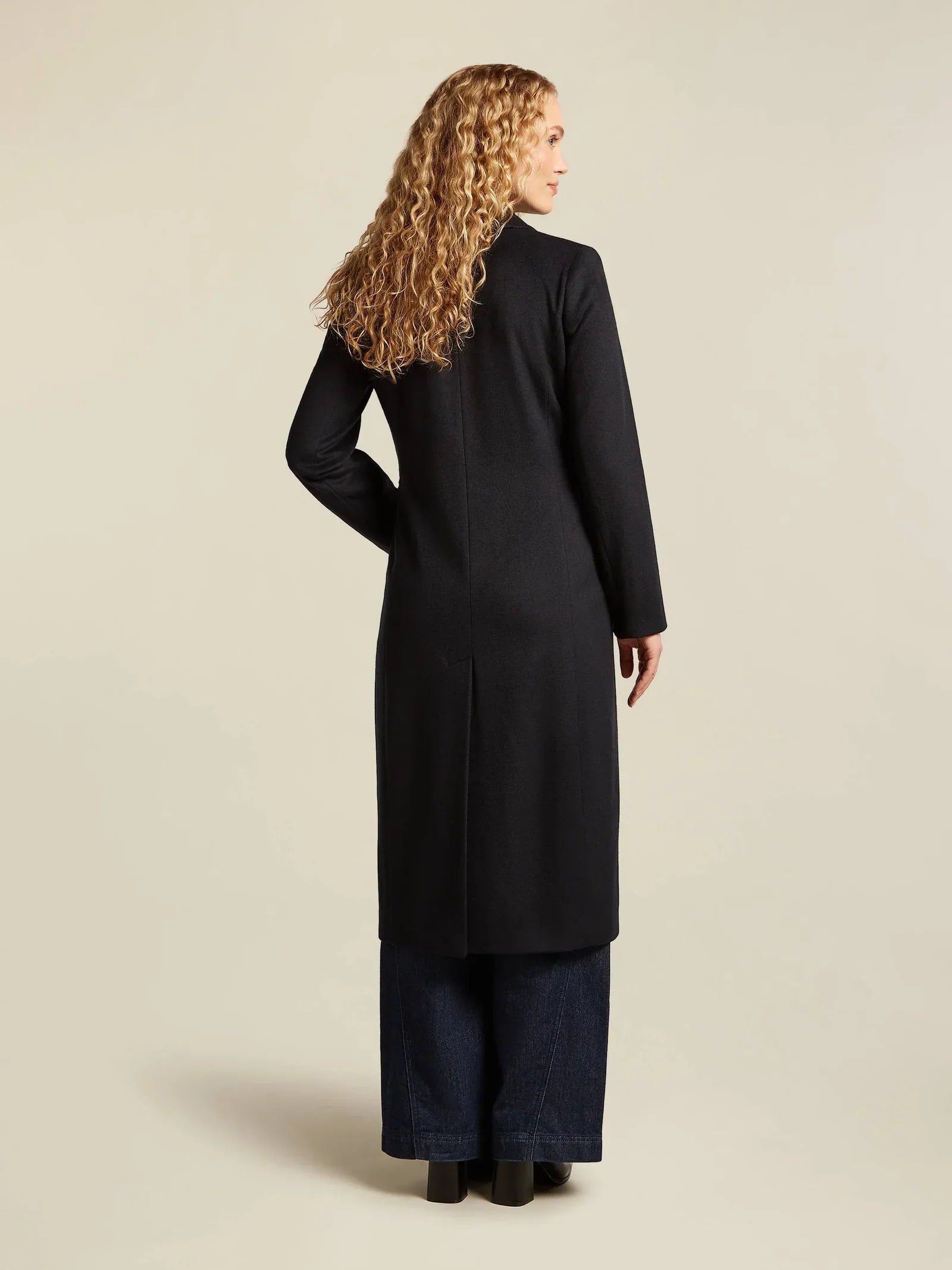 Cappotto Lungo in Misto Lana | Doppio Petto | Silhouette Classica