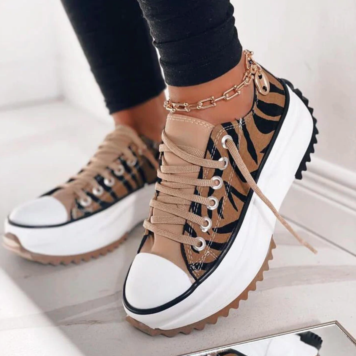 Sneakers Platform in Canvas | Suola Spessa | Lacci
