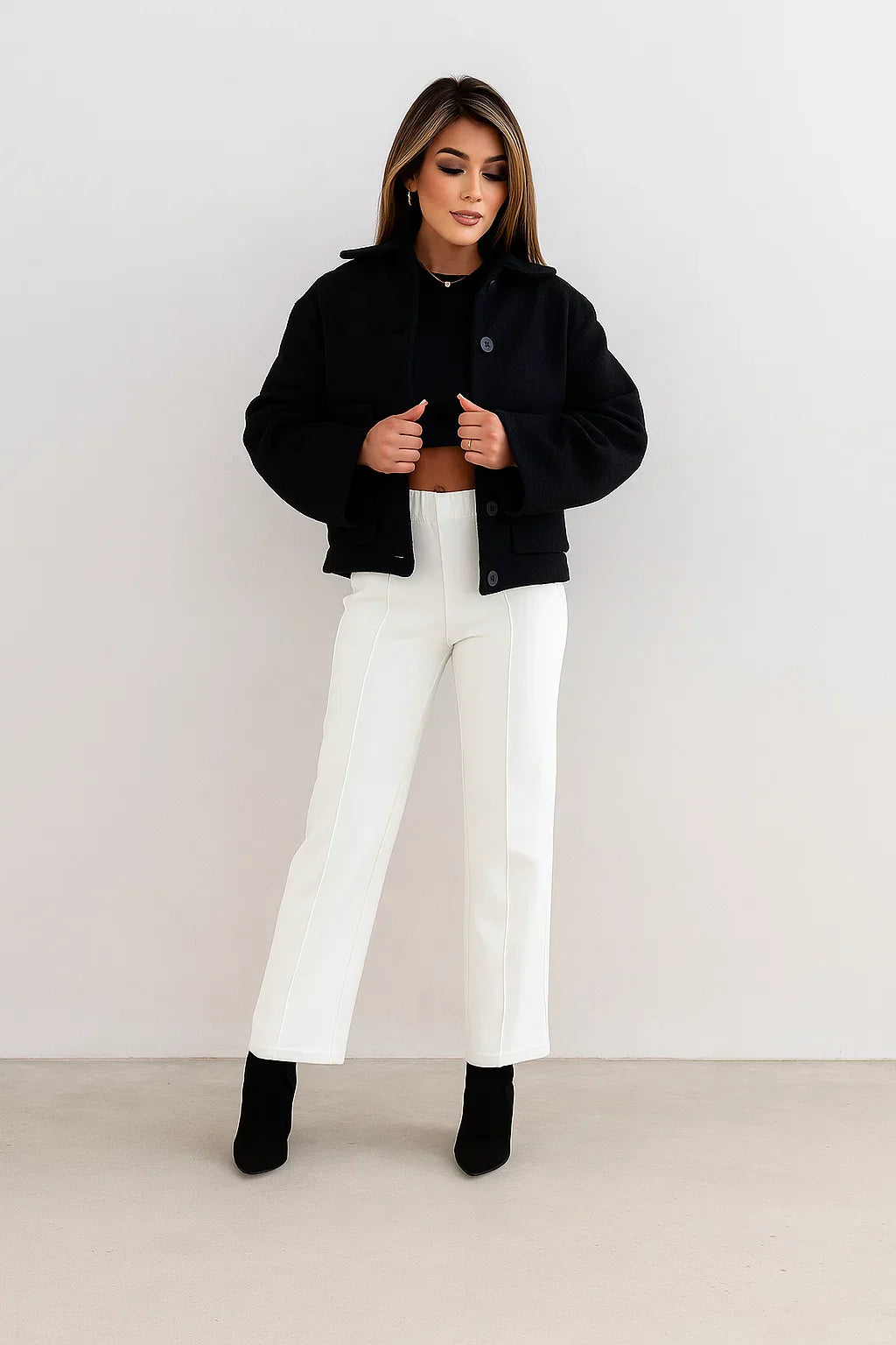 Giacca Cropped in Misto Lana | Orlo Elastico | Abbottonatura Singola