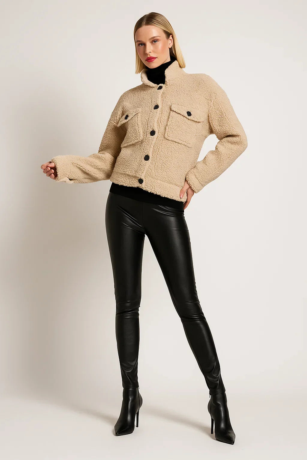 Giacca Sherpa | Bottoni a Contrasto | Misto Lana Cropped