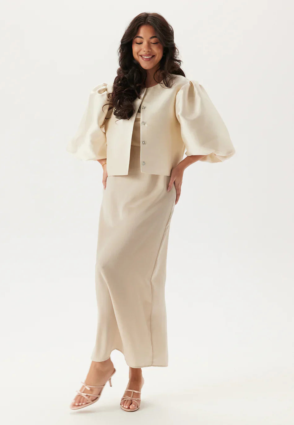 Giacca in Satin con Manica a Volantino | Cropped Fit | Silhouette Moderna da Sera