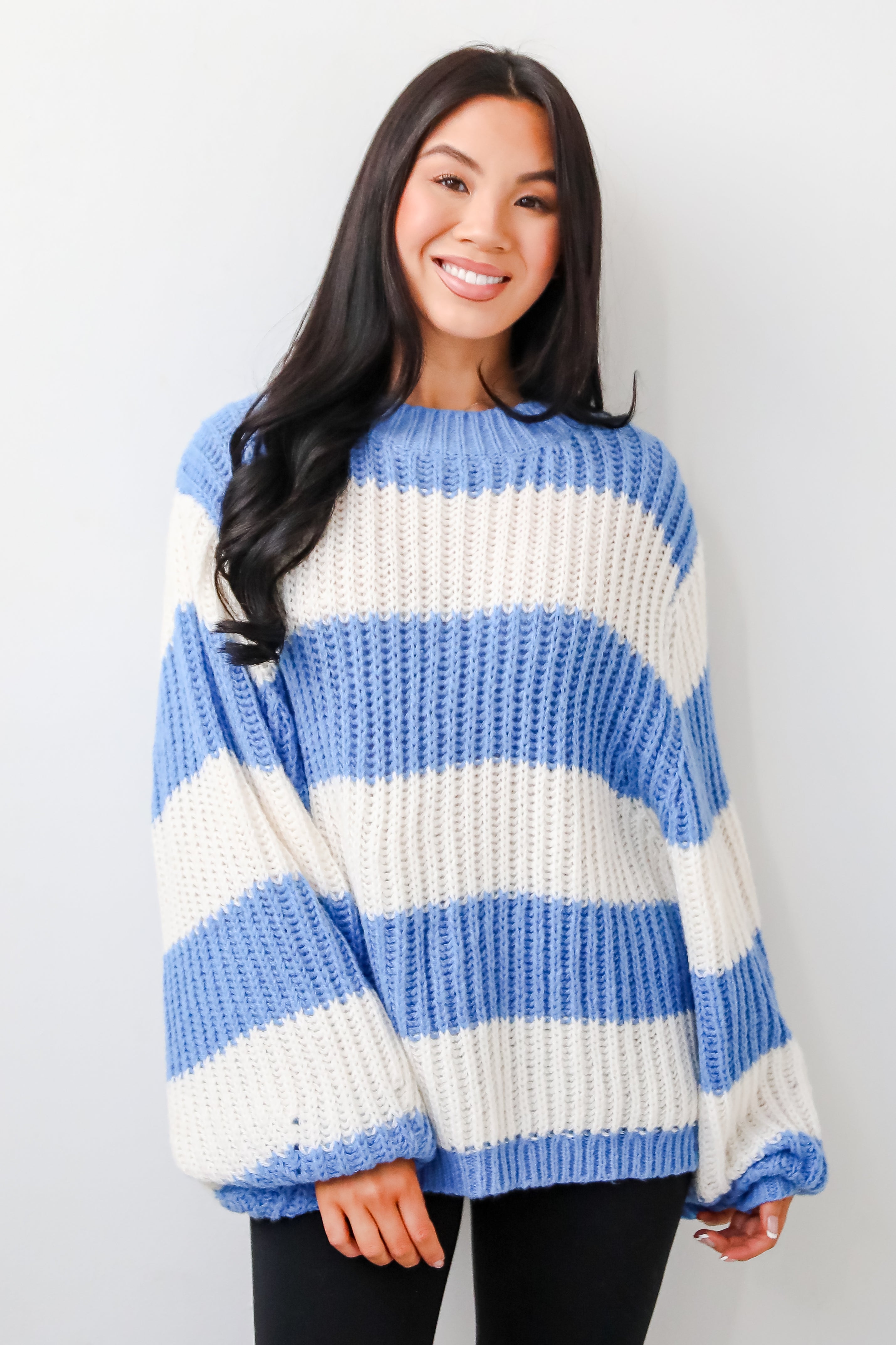 Maglione oversized a righe blu e avorio
