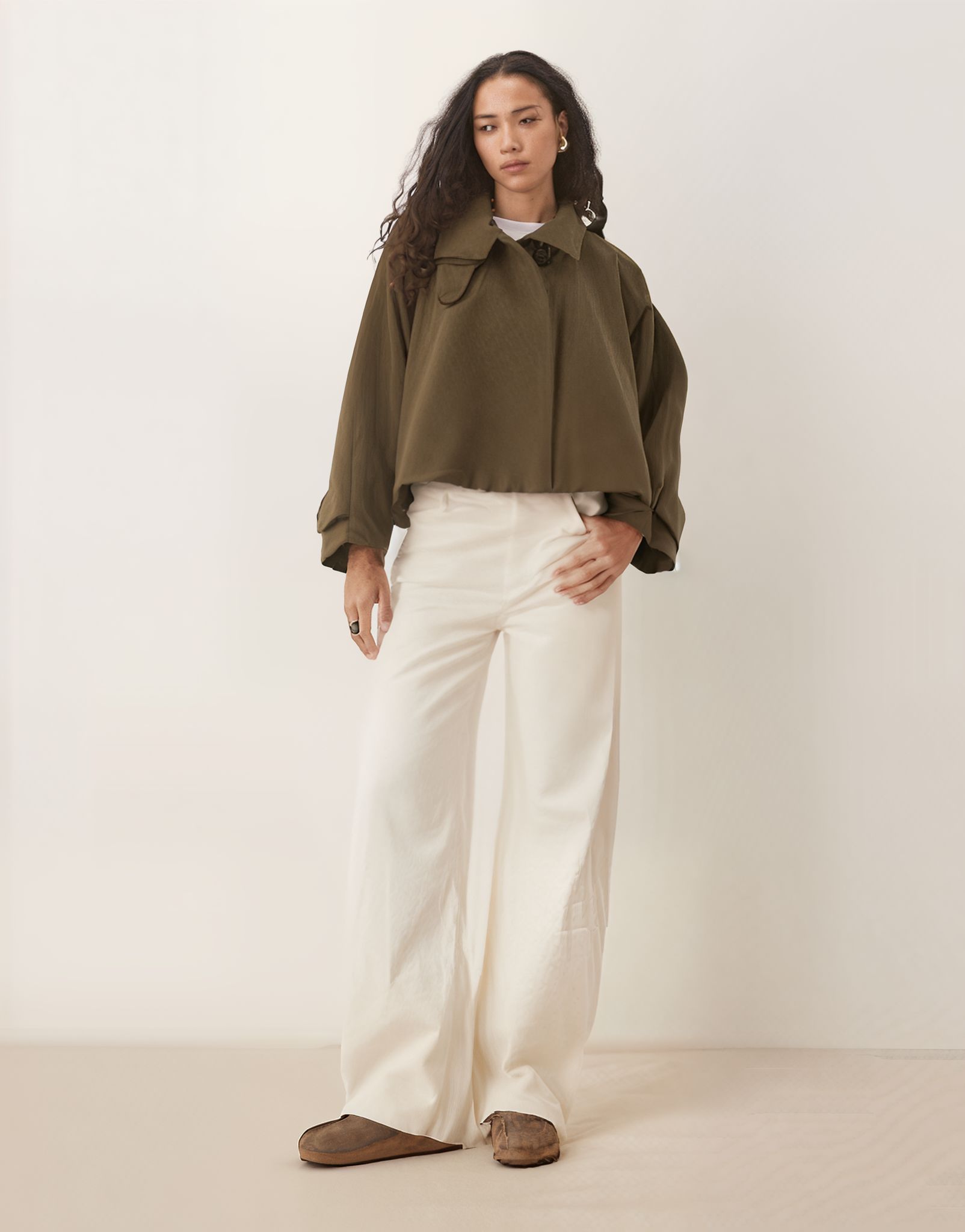 Cappotto Corto Strutturato | Collo Alto | Fit Boxy