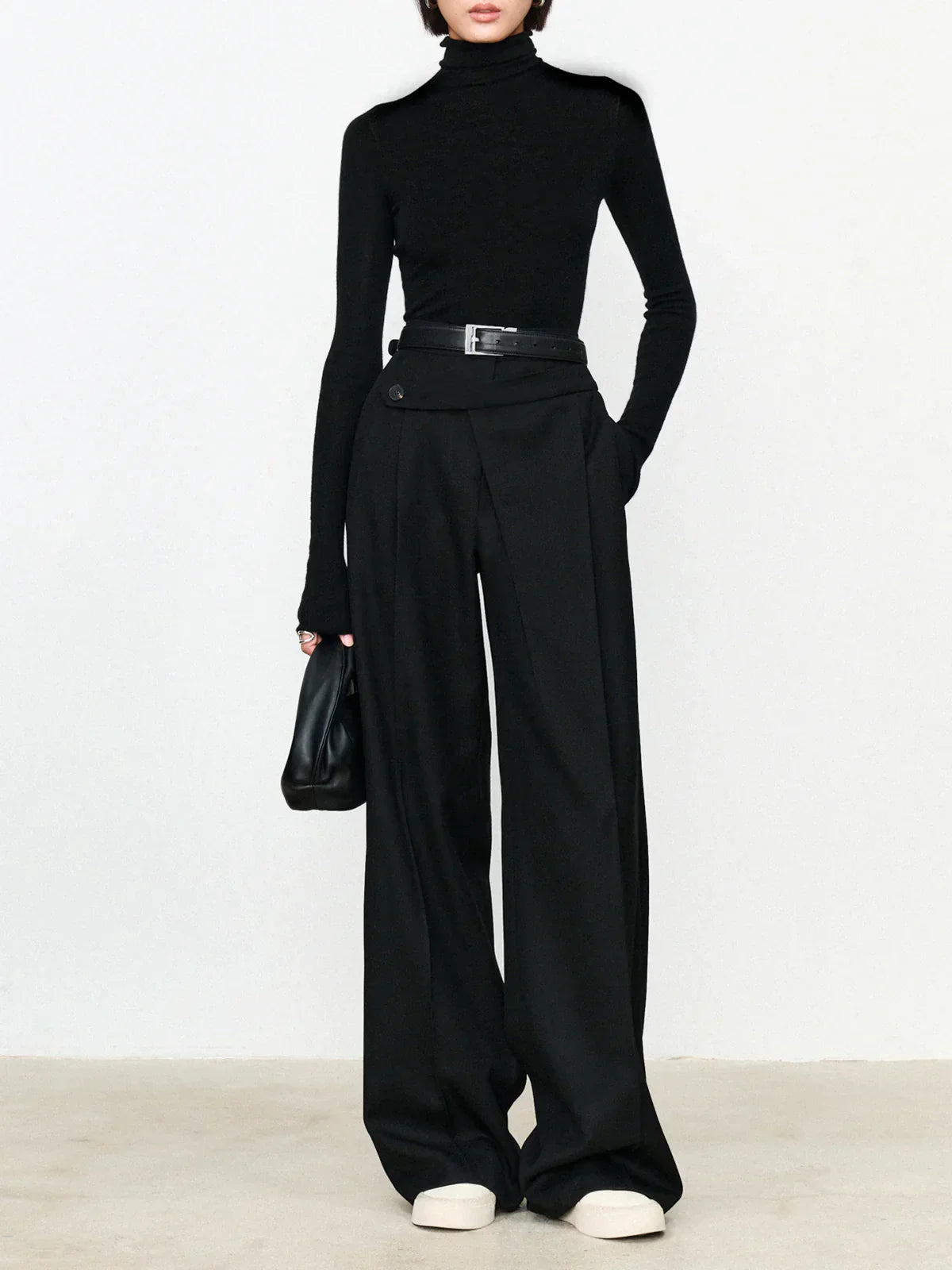 Pantaloni Dress Asimmetrici Gamba Dritta | Dettaglio Bottone Moderno