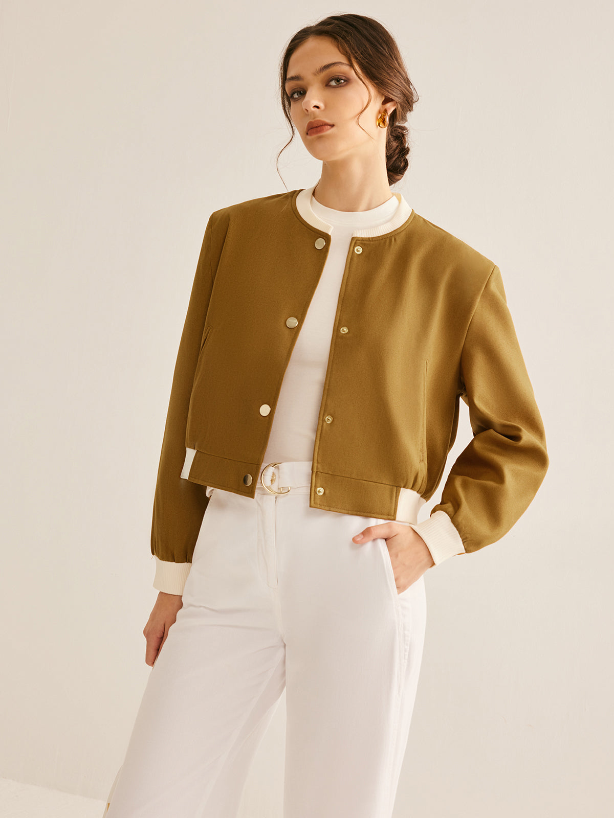 Giacca Cropped con Trim a Contrasto | Design Minimalista | Eleganza Quotidiana