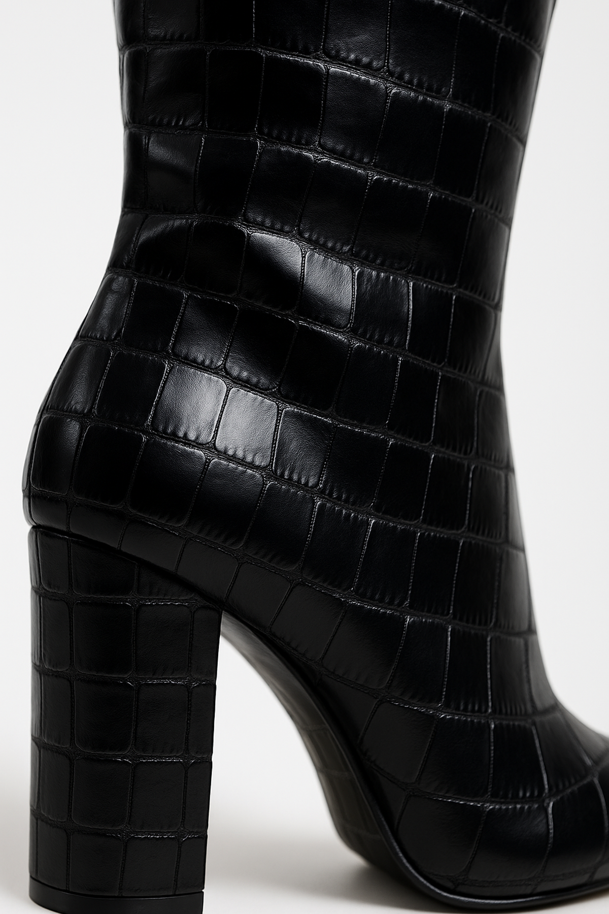 Stivali Alti Maestria Croc-Embossed | Punta Affilata | Tacco Blocco