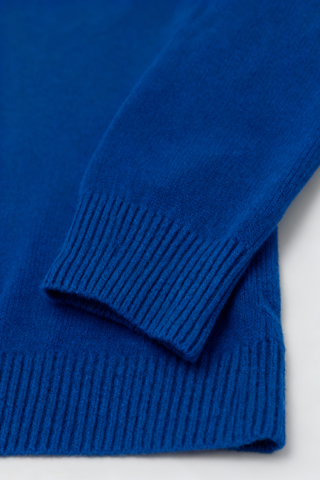 Maglione in Cashmere con Scollo a V | Maglia Lunga, Slim Fit, Finitura Senza Salti