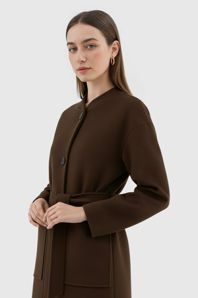 Cappotto Lungo Beltato Senza Collo | Unico Bottoni, Tasche a Patch