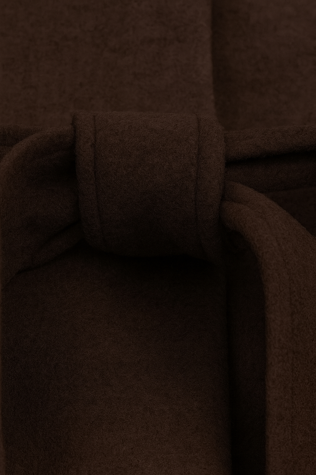 Cappotto Lungo Beltato Senza Collo | Unico Bottoni, Tasche a Patch