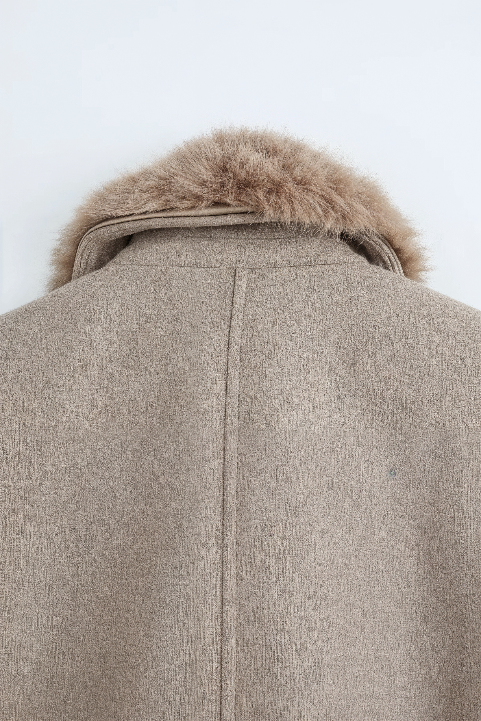Cappotto Lungo Collo Finta Pelliccia | Vita Cinturata, Bottone Singolo