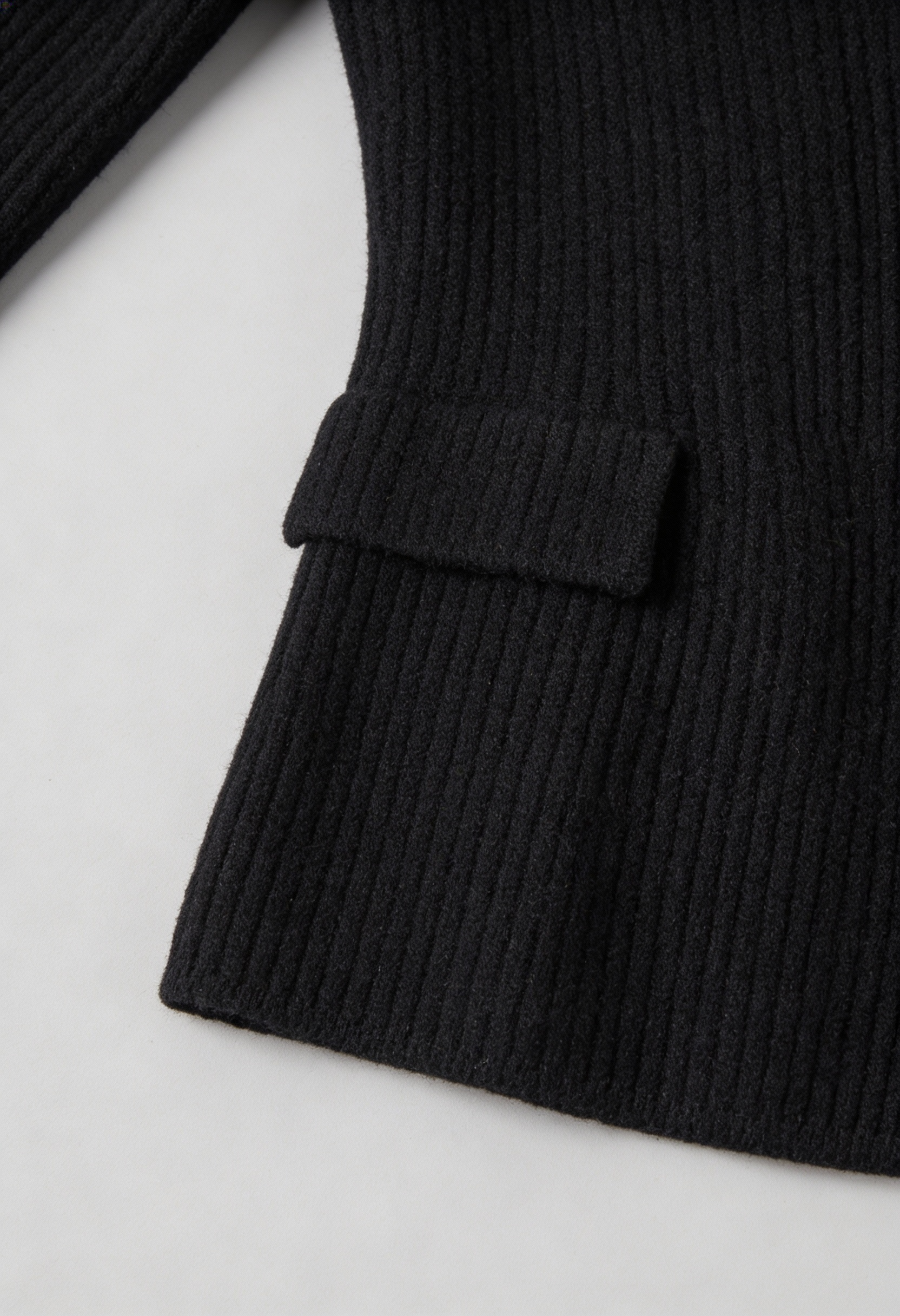 Cardigan Peplum Rib Knit Essenza | V-Neck | Slim Fit | Bottoni