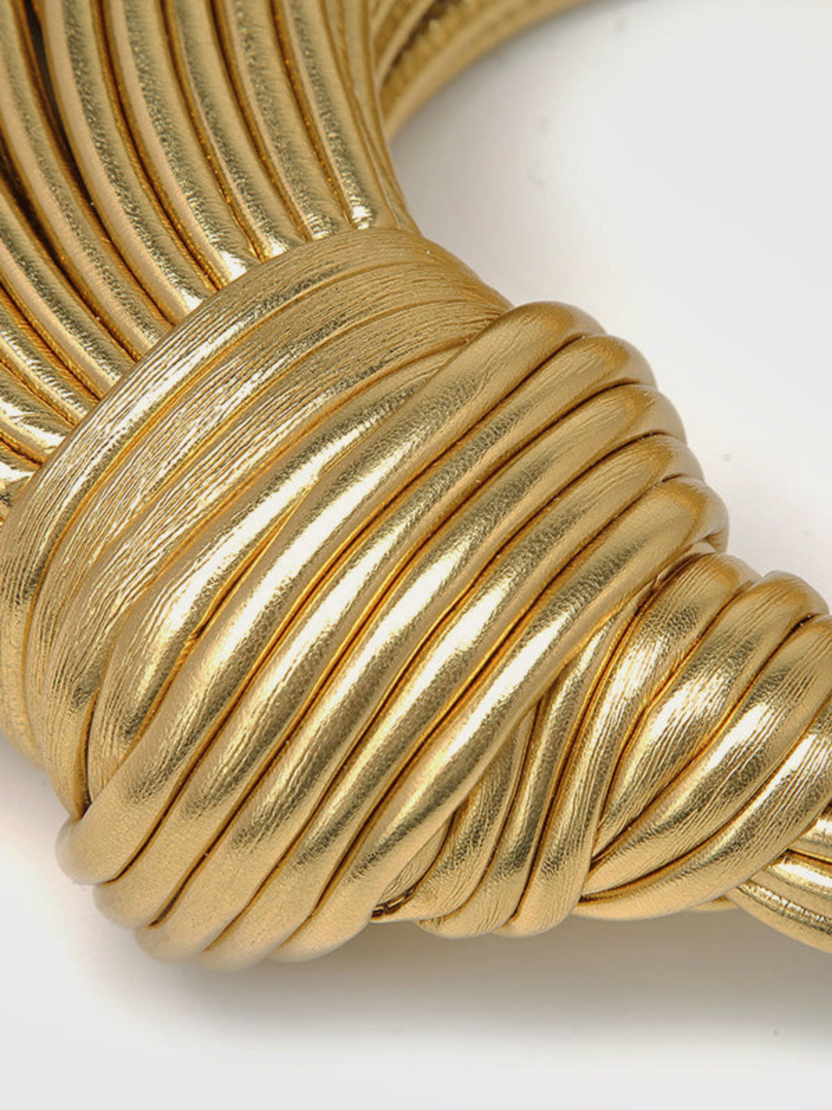 Borsa Sculpted Metallic | Silhouette Curva Oro
