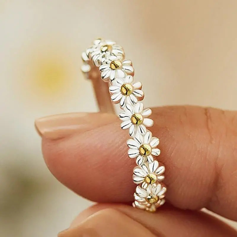 Anello Band Daisy smaltato a mano con design aperto