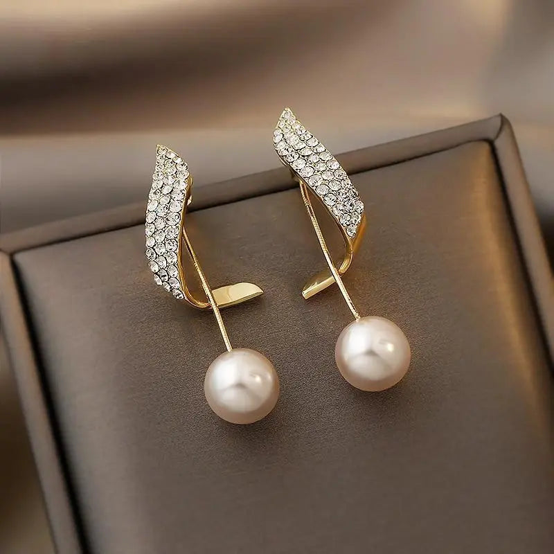 Orecchini Goccia Perla in Oro con Cristallo Pavè