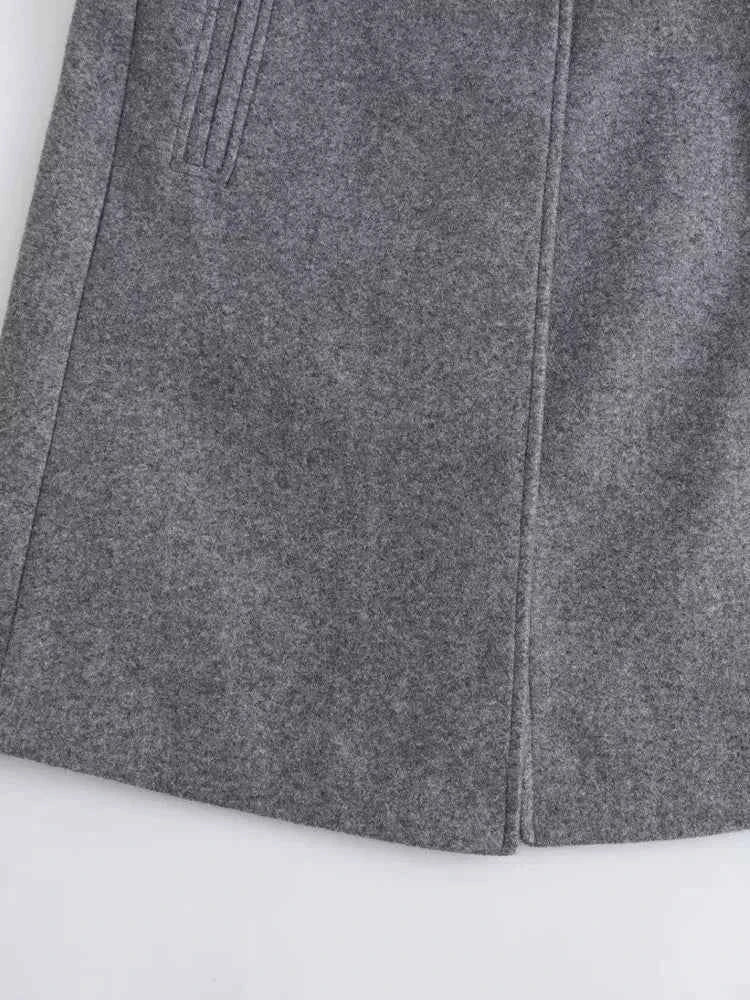 Cappotto Lungo | Collo a Revers, Due Bottoni, Linea Pulita