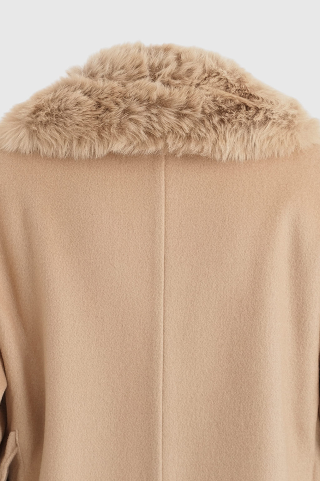 Cappotto Lungo con Cintura | Collo in Pelliccia Finta | Tasche a Patch | Vestibilità Regolare