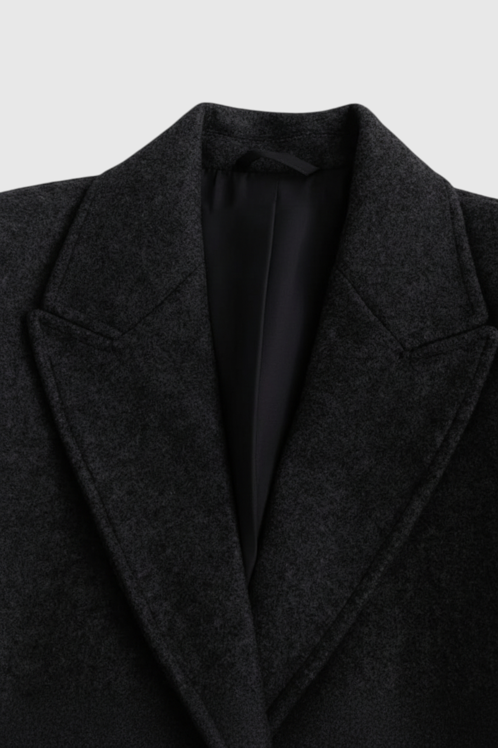 Cappotto Lungo | Collo a Revers, Chiusura a Due Bottoni, Linea Pulita