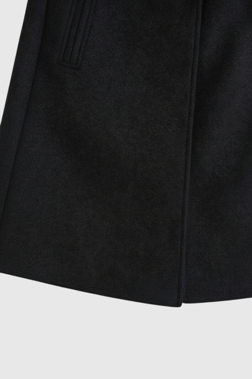 Cappotto Lungo | Collo a Revers, Chiusura a Due Bottoni, Linea Pulita