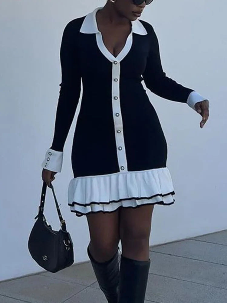 Abito Mini in Maglia | Vestibilità Slim | Chiusura Frontale con Bottoni | Orlo Volante
