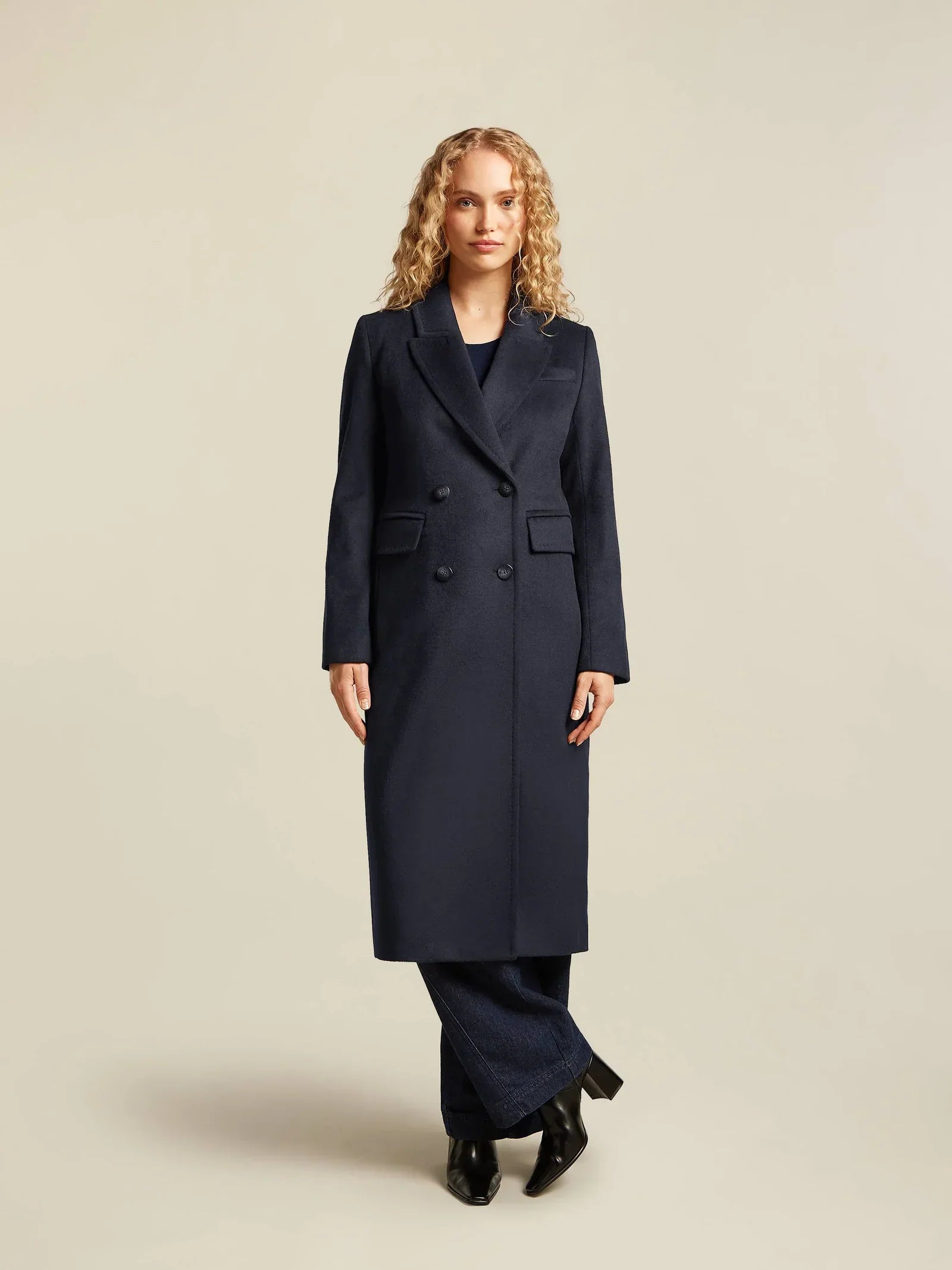 Cappotto Lungo in Misto Lana | Doppio Petto | Silhouette Classica