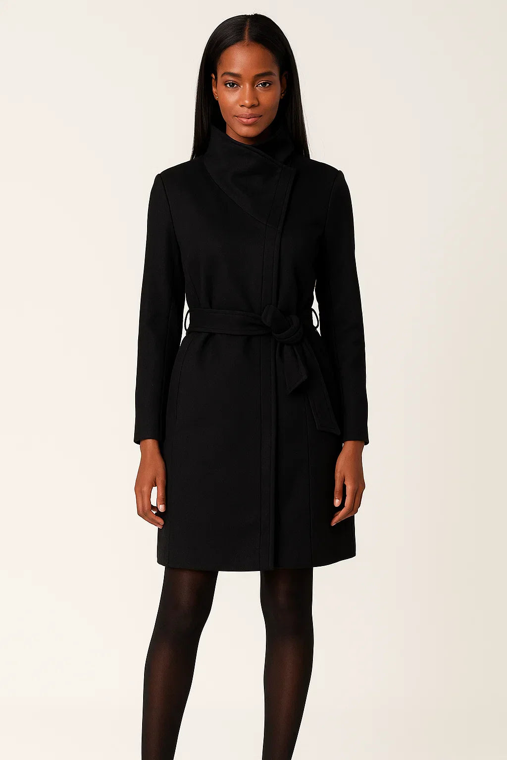 Cappotto Invernale con Cintura | Collo Alto | Silhouette Minimalista