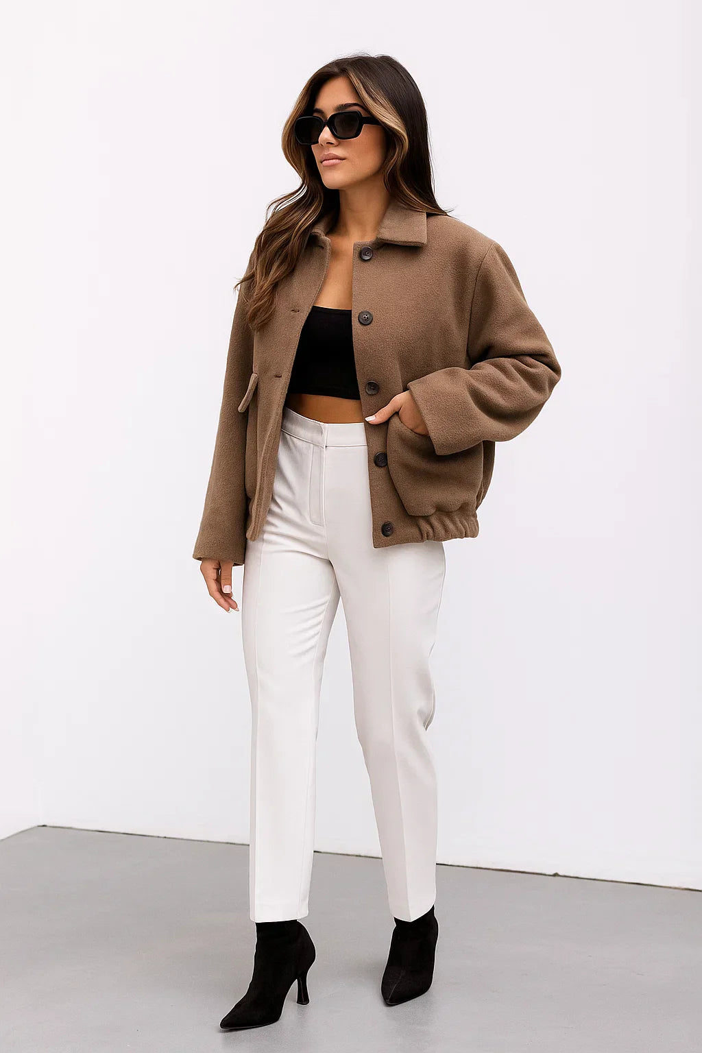 Giacca Cropped in Misto Lana | Orlo Elastico | Abbottonatura Singola
