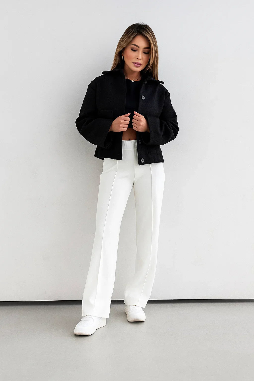 Giacca Cropped in Misto Lana | Orlo Elastico | Abbottonatura Singola