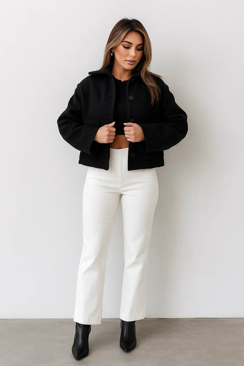 Giacca Cropped in Misto Lana | Orlo Elastico | Abbottonatura Singola