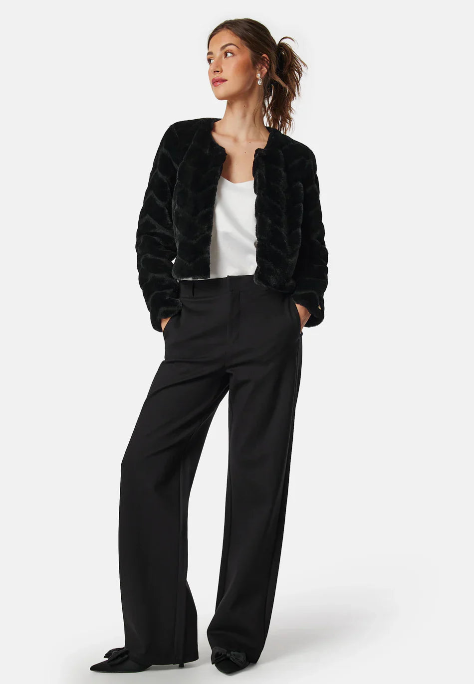 Giacca Cropped in Pelliccia Finta | Tessuto Morbido | Abbigliamento Sera Elegante