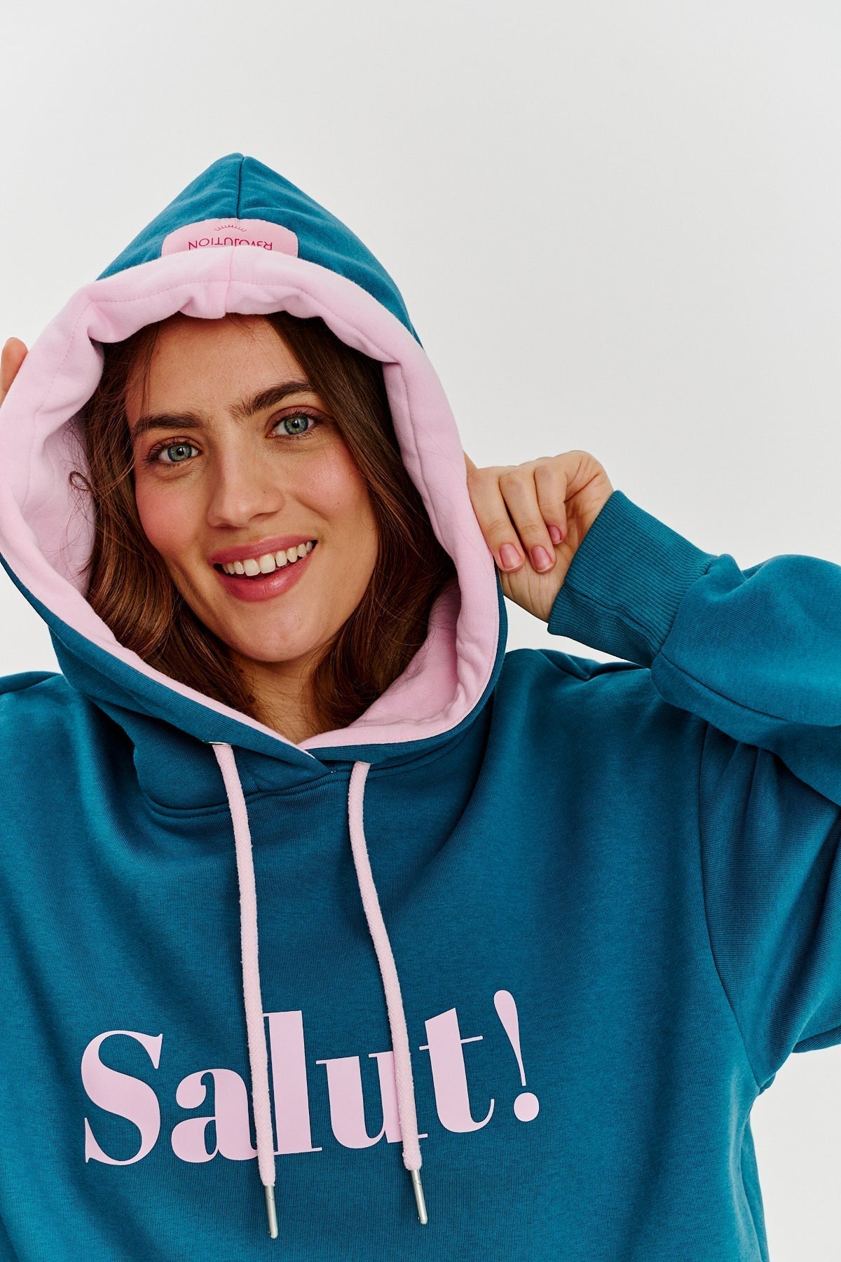 Hoodie Essenza “Salut!” | Vestibilità Oversized | Stampa a Contrasto