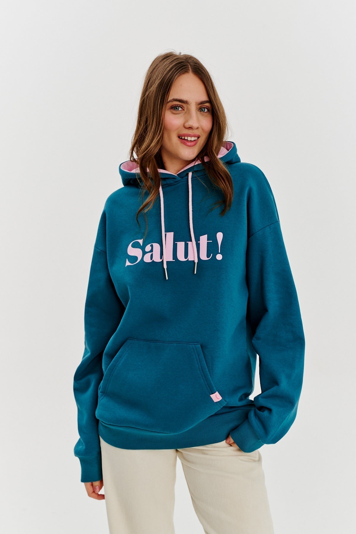 Hoodie Essenza “Salut!” | Vestibilità Oversized | Stampa a Contrasto